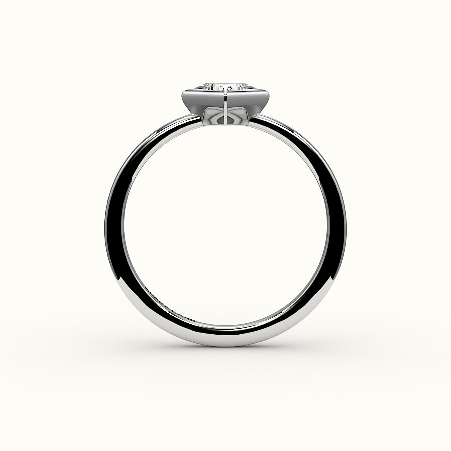 Conjunto de brújula con bisel de corte princesa y engaste de anillo