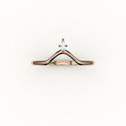 Banda curva de diamantes en forma de V de talla marquesa