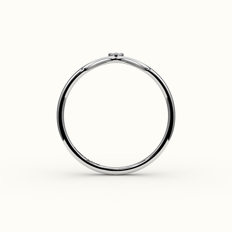 Banda curva de diamantes en forma de V de talla marquesa