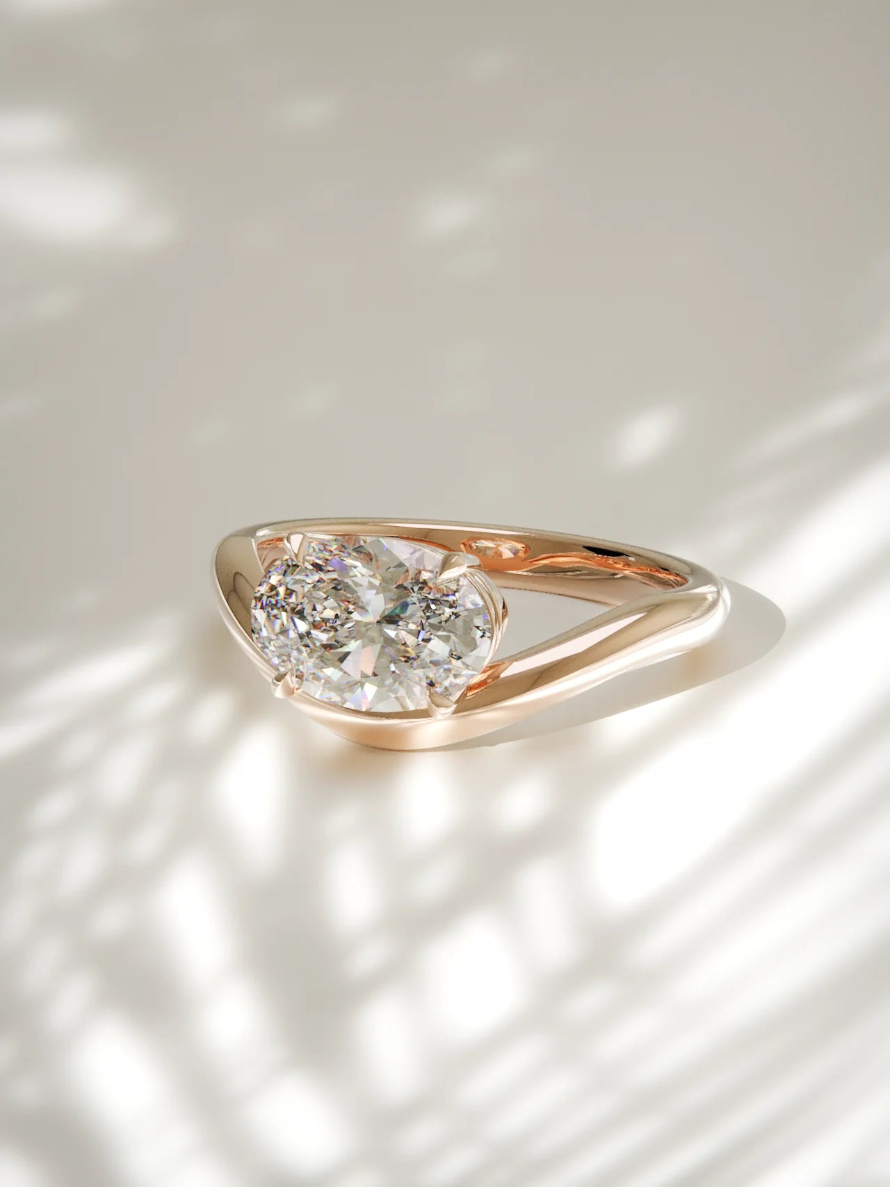 The Arco | Solitario oval Este-Oeste