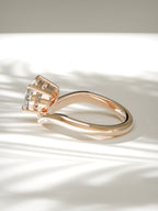 The Arco | Solitario oval Este-Oeste
