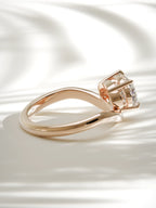 The Arco | Solitario oval Este-Oeste