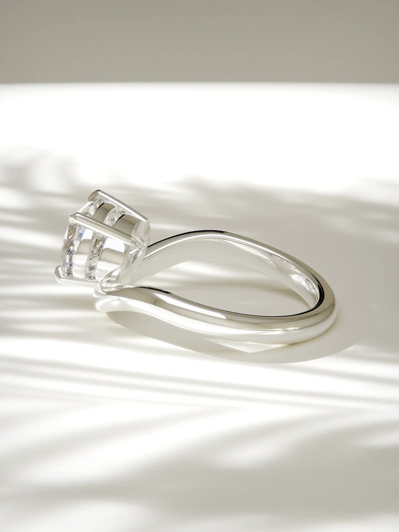 The Arco | Solitario oval Este-Oeste