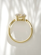 The Arco | Solitario oval Este-Oeste