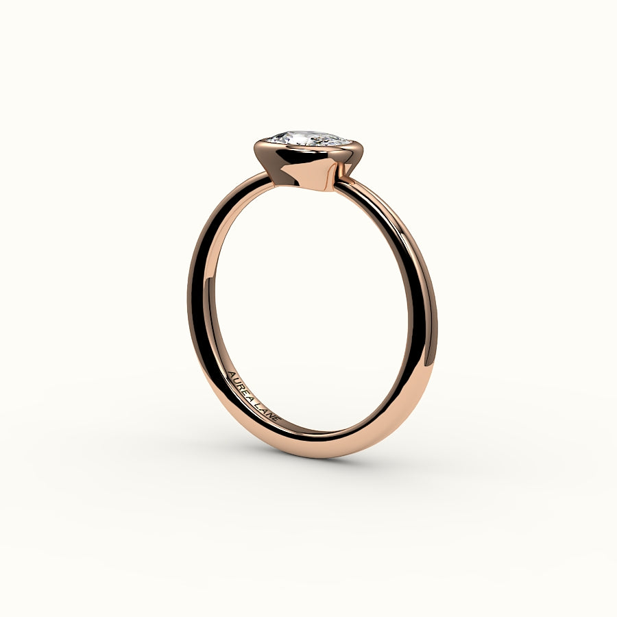 Engaste de anillo con bisel alargado de cojín de este a oeste