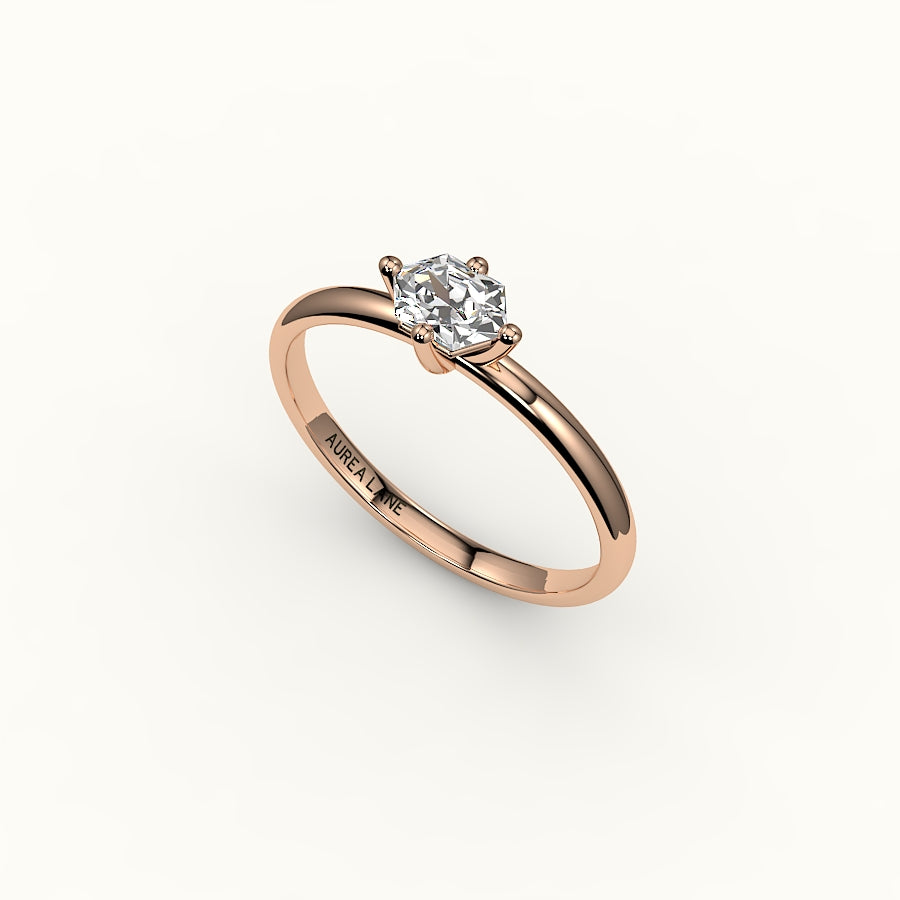 Engaste de anillo solitario con corte hexagonal este-oeste
