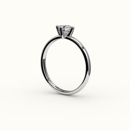 Engaste de anillo solitario con corte hexagonal este-oeste