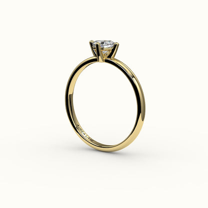 Engaste de anillo solitario con corte hexagonal este-oeste