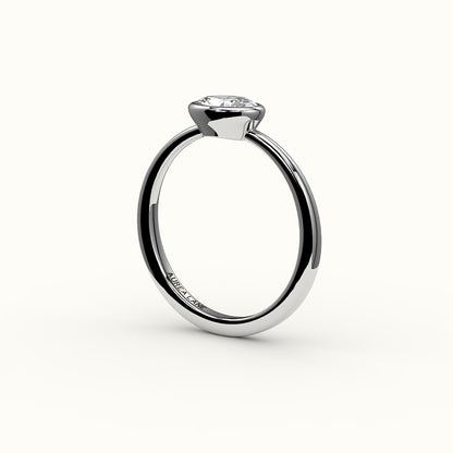 Engaste de anillo con bisel ovalado este-oeste