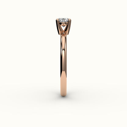 Engaste de anillo solitario ovalado este-oeste