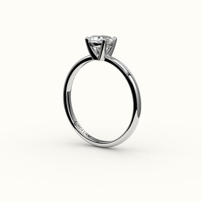 Engaste de anillo solitario ovalado este-oeste