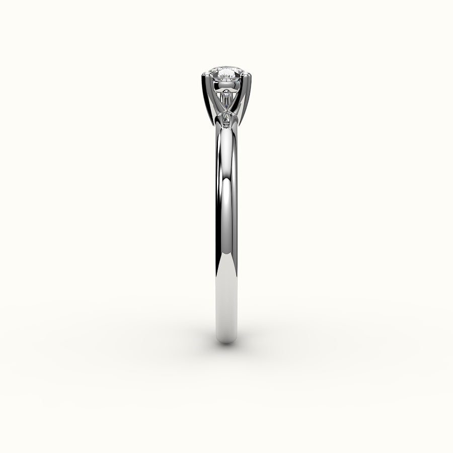 Engaste de anillo solitario de corte pera este-oeste