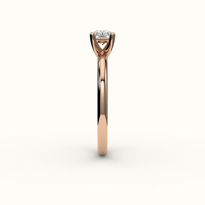 Engaste de anillo solitario de corte radiante este-oeste