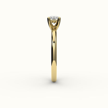 Engaste de anillo solitario de corte radiante este-oeste