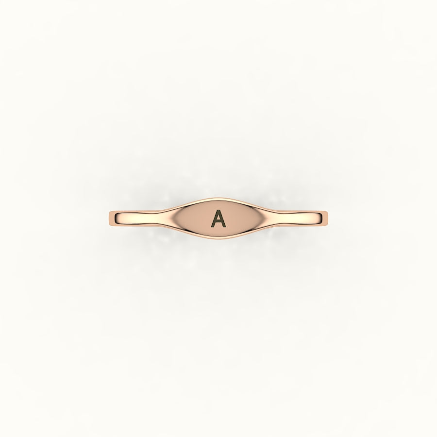 Anillo de sello con inicial moderna