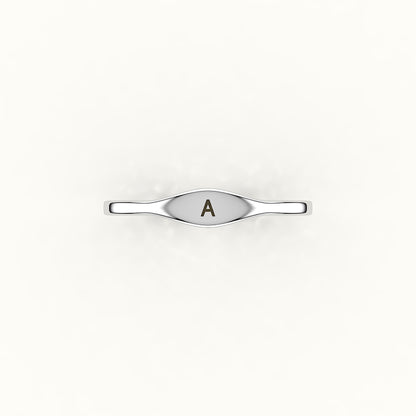 Anillo de sello con inicial moderna