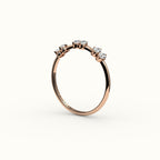 Banda de diamantes ovalados salteados