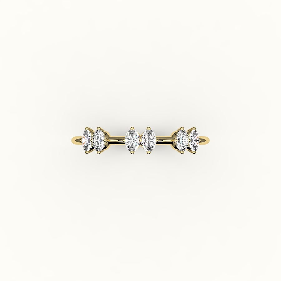 Banda de diamantes ovalados salteados