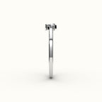 Anillo con inicial de corte de corazón y diamantes